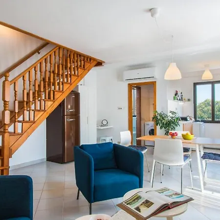 Marina House With Brand New Pula