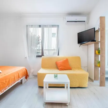 Marina House With Brand New * Pula