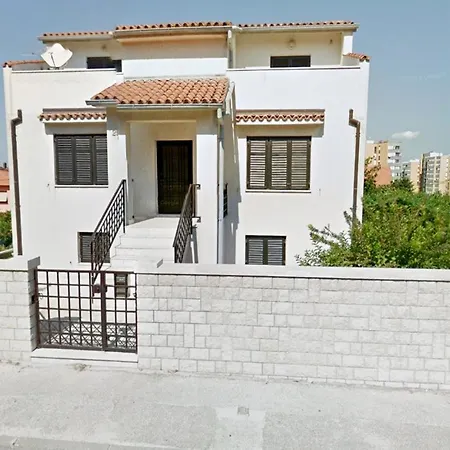 Marina House With Brand New Pula