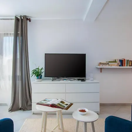 Apartment Marina House With Brand New Pula