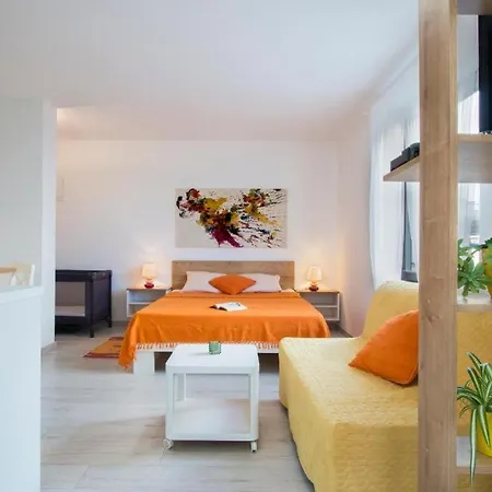 Marina House With Brand New Pula